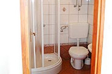 Croaţia Privát Cres, Exteriorul